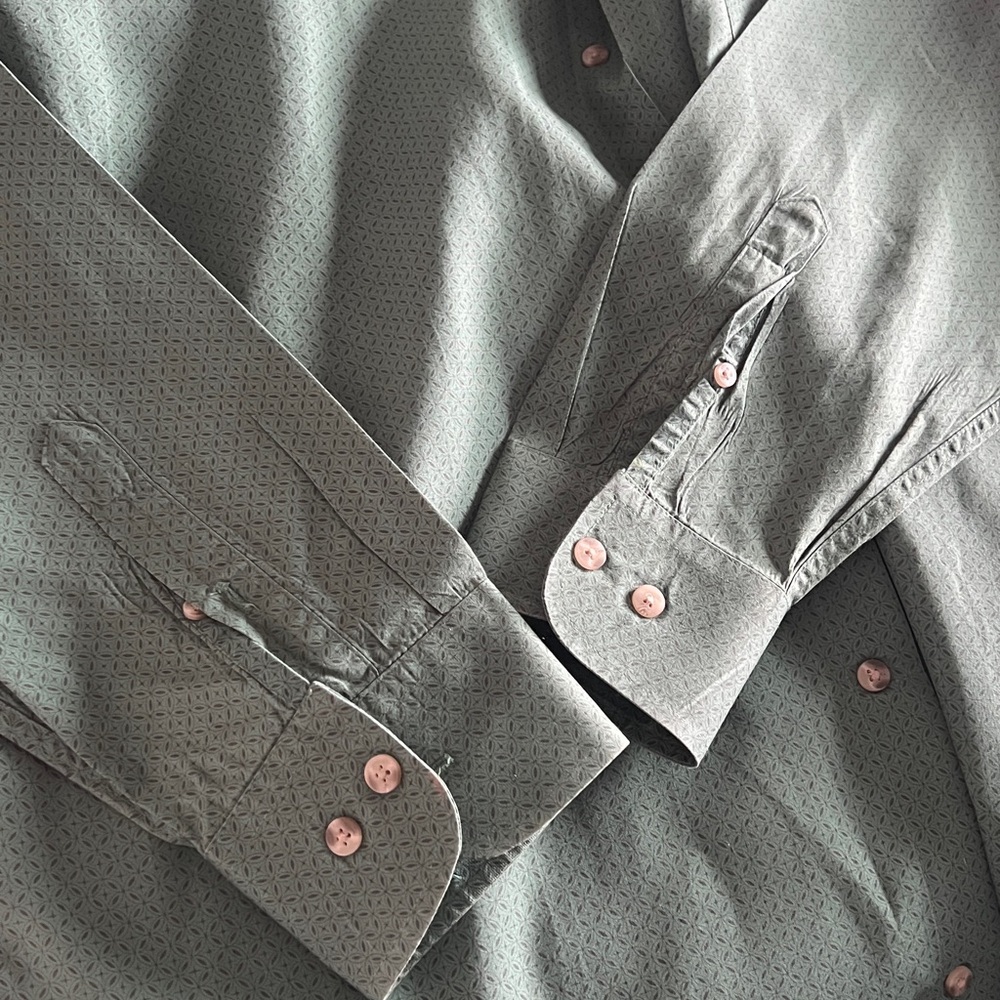 Men's Green Casual Button Down Shirt - Picture 5 of 5